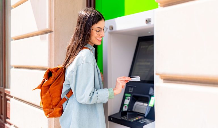 Slovensko, banky, ČSOB, 365 bank, Poštová banka, zmeny, peniaze, hotovosť, bankomaty