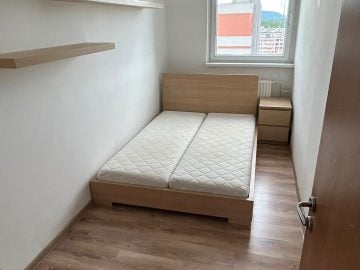 bizarný inzerát slovensko bratislava bývanie hlavné mesto