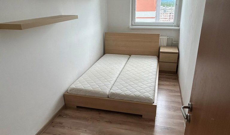 bizarný inzerát slovensko bratislava bývanie hlavné mesto