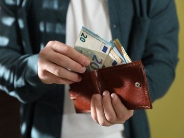 Slovensko, peniaze, priemerná mzda, financie