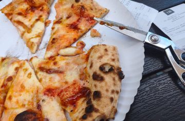 Žeby mala Bratislava nového kráľa pizzerií? Navštívili sme podnik, ktorý ťa odzbrojí sladkou neapolskou pizzou, toto nás prekvapilo
