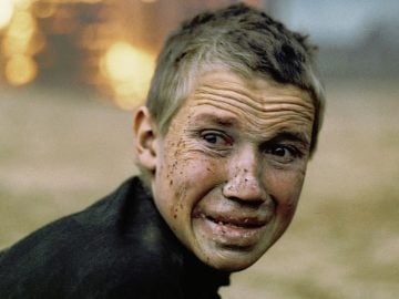poď a pozeraj sa come and see film hrôzostrašný horor vojnový film rusko