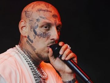 separ konflikt lenočka hip hop žije kontroverzia plešatý úchyl