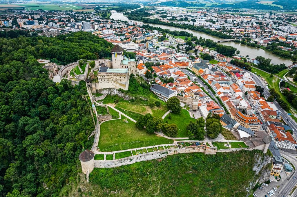 Žijeme vo fikcii? 10 legiend o slovenských dedinách a mestách, ktoré nám pripomínajú, že Slovensko je krajinou rozprávok