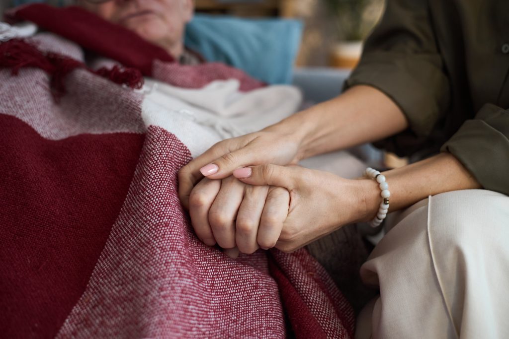 Čo sa deje s telom minúty pred koncom? Ošetrovateľ z hospicu hovorí o fenoméne, ktorý veda nevie vysvetliť