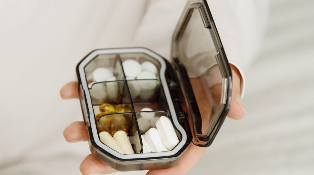 Slovenský farmaceut prezradil čo by ti na dovolenke nemalo chýbať v lekárničke