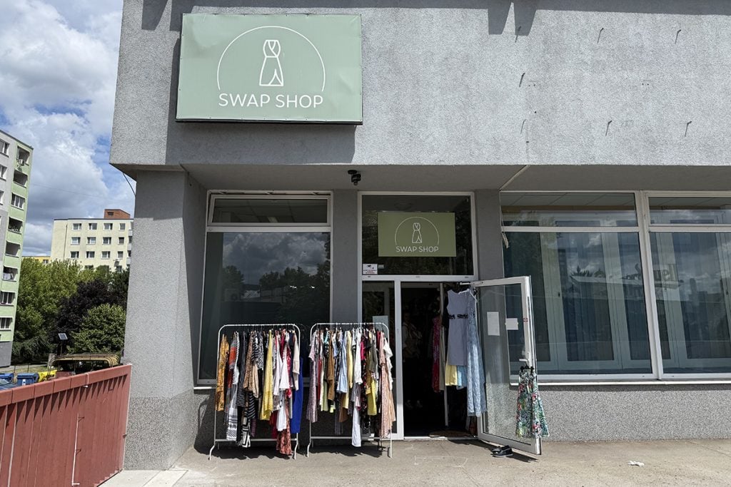 Bratislava Swap Shop oblečenie