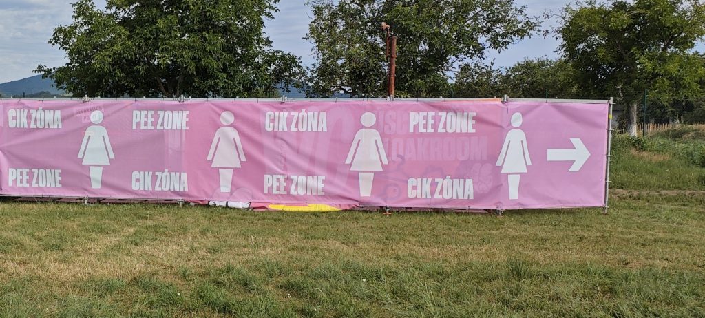 Vyskúšali sme stroj času priamo na Pohode: Okrem autentického retro stánku sme našli aj takéto bizarnosti