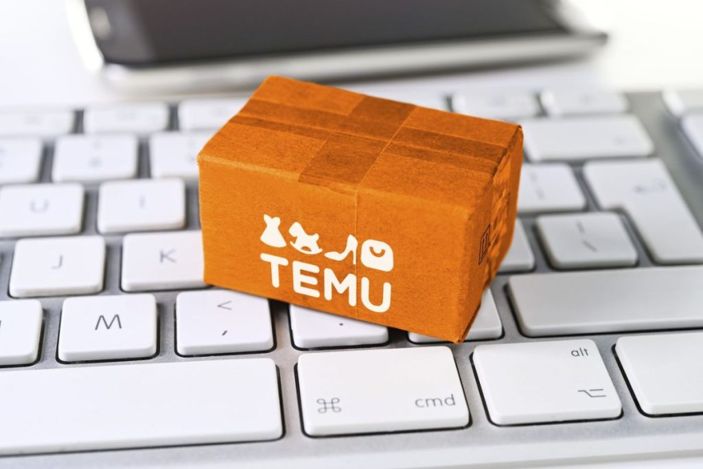 Objednali ste si pred časom balík z Temu či Sheinu? Zistite, či sa vás nové clo týka a kedy ho zaplatíte aj dvakrát