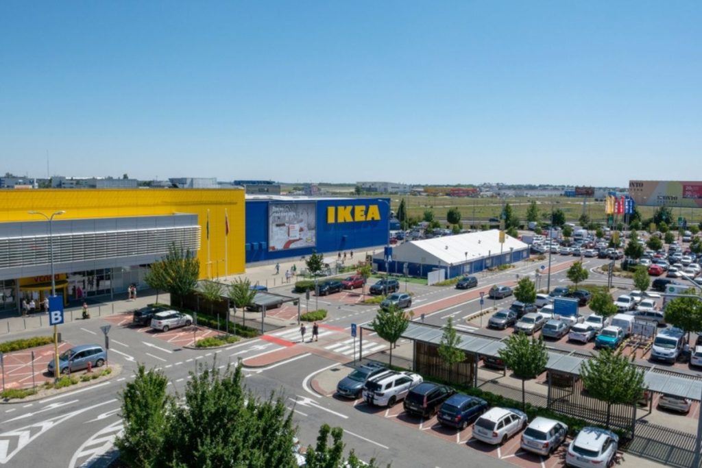 Vodičov v Bratislave čaká zmena: Avion a IKEA spúšťajú nový systém parkovania. Čo to pre vás znamená?