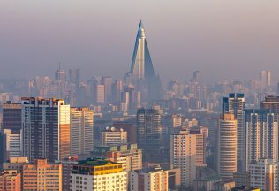 Pyongyang kórea mesto hotel skazy Rjugjong