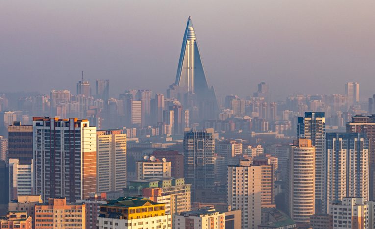 Pyongyang kórea mesto hotel skazy Rjugjong