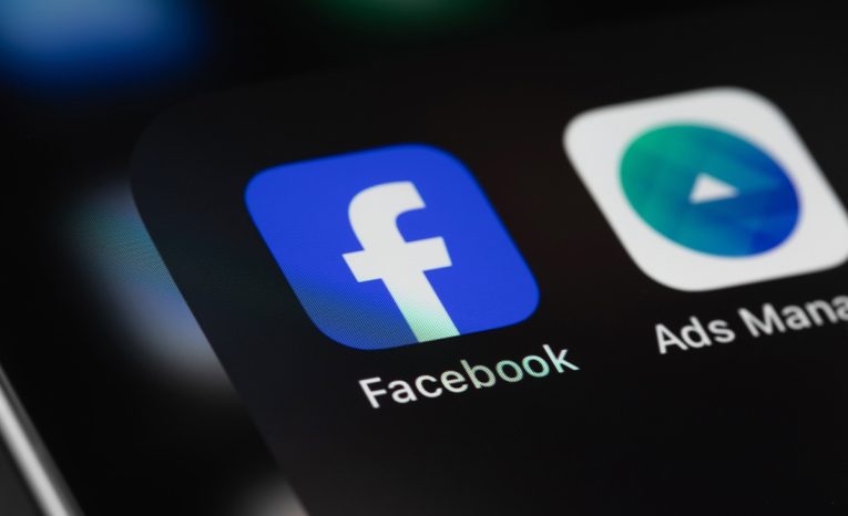 facebook výpadok sociálne siete internet ľudia