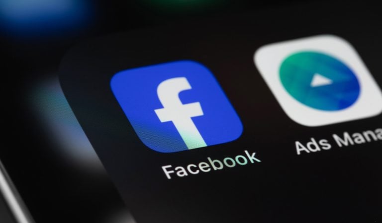facebook výpadok sociálne siete internet ľudia