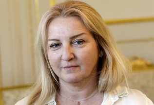 flašíková móda obuv rozhodnutia kritika stvr