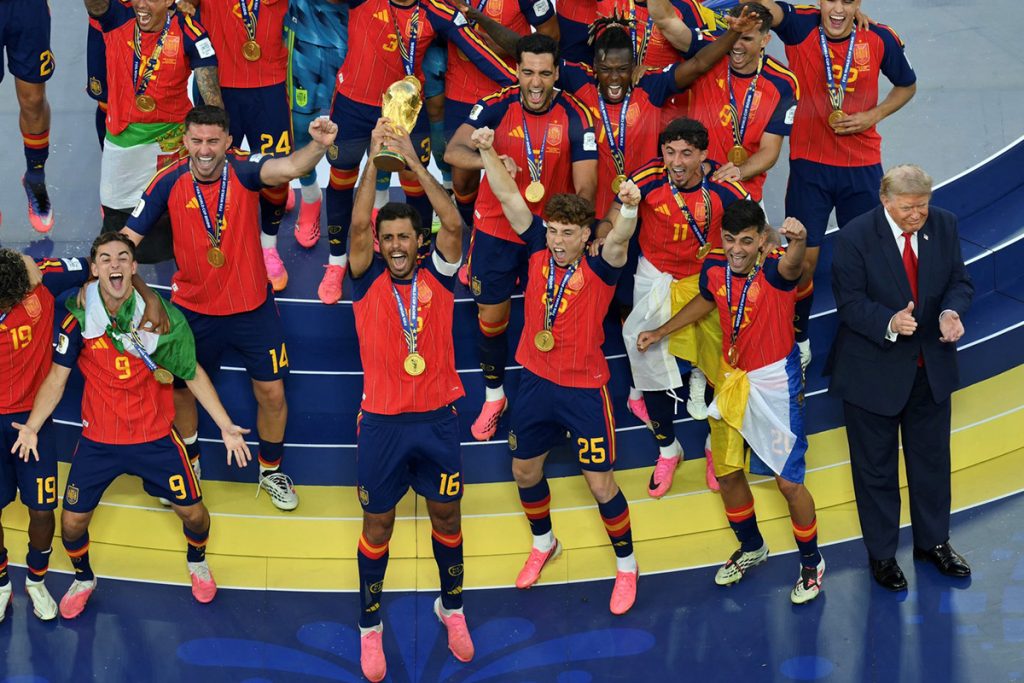 Finálový duel futbalových majstrovstiev sveta Španielsko-Argentína so sebou priniesol viaceré vtipné a bizarné okamihy.