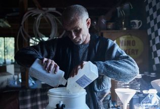 metanol netflix česko slovensko kauza alkohol šialenstvo