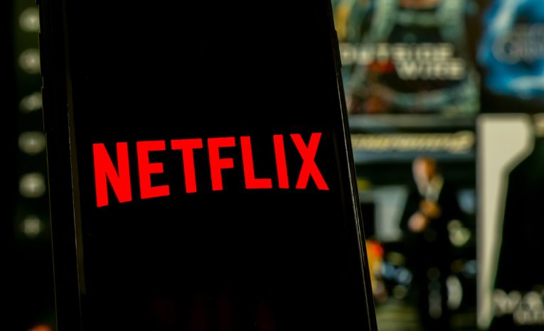 netflix gigant zadarmo mesačné testovacie obdobie slovensko ľudia stream