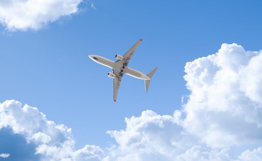 Český pilot odhalil či naozaj dvaja piloti nesmú jesť to isté jedlo
