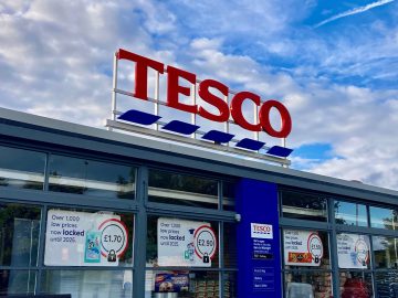 tesco slovensko odchod európa ľudia peniaze reťazec
