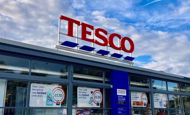 tesco slovensko odchod európa ľudia peniaze reťazec