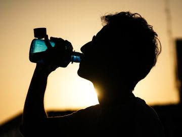 3 nápoje tekutiny zákaz teploty horúčavy