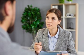 Generácia Z ghostuje už aj v práci: Mladík najprv ponuku odmietol, potom si to rozmyslel. Ako reagovala firma?