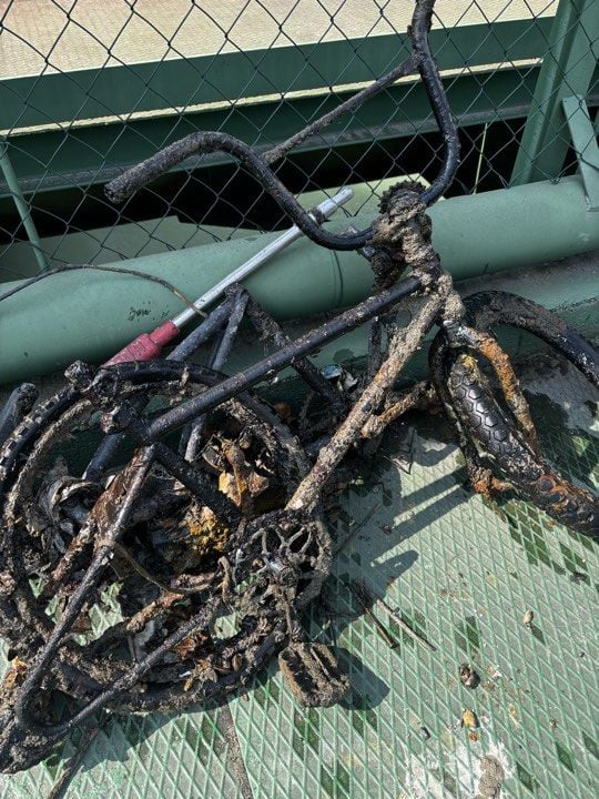 Trezory, bicykle aj zbrane. Slovenskí lovci s magnetmi sa pochválili najbizarnejšími nálezmi z našich riek
