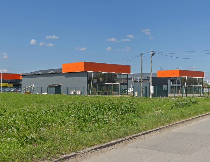 Dlho sa na trhu neohrial. Lacný reťazec zo dňa na deň zavrel všetky slovenské predajne, ľudia sú zmätení
