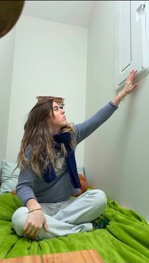 Nedostupnosť bývania núti ľudí robiť zvláštne rozhodnutia. Domovom ženy z Alabamy sa stal šatník v dome jej kamaráta.