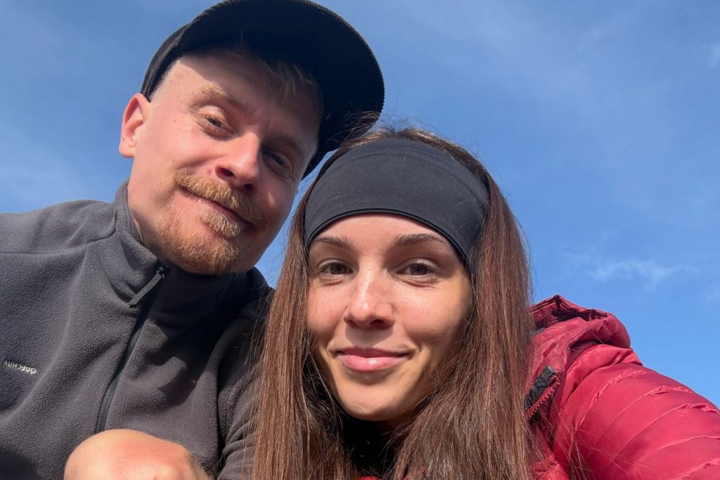 Slováci Linda a Slavo pracujú ako sprievodcovia v Nórsku. Prezradili nám svoje platy, cenu za bývanie aj to, koľko ušetria
