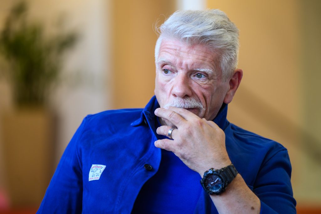 Herec Richard Stanke v rozhovore pre nadáciu Zastavme korupciu prezradil, že sa kvôli svojim názorom takmer ocitol v bitke.