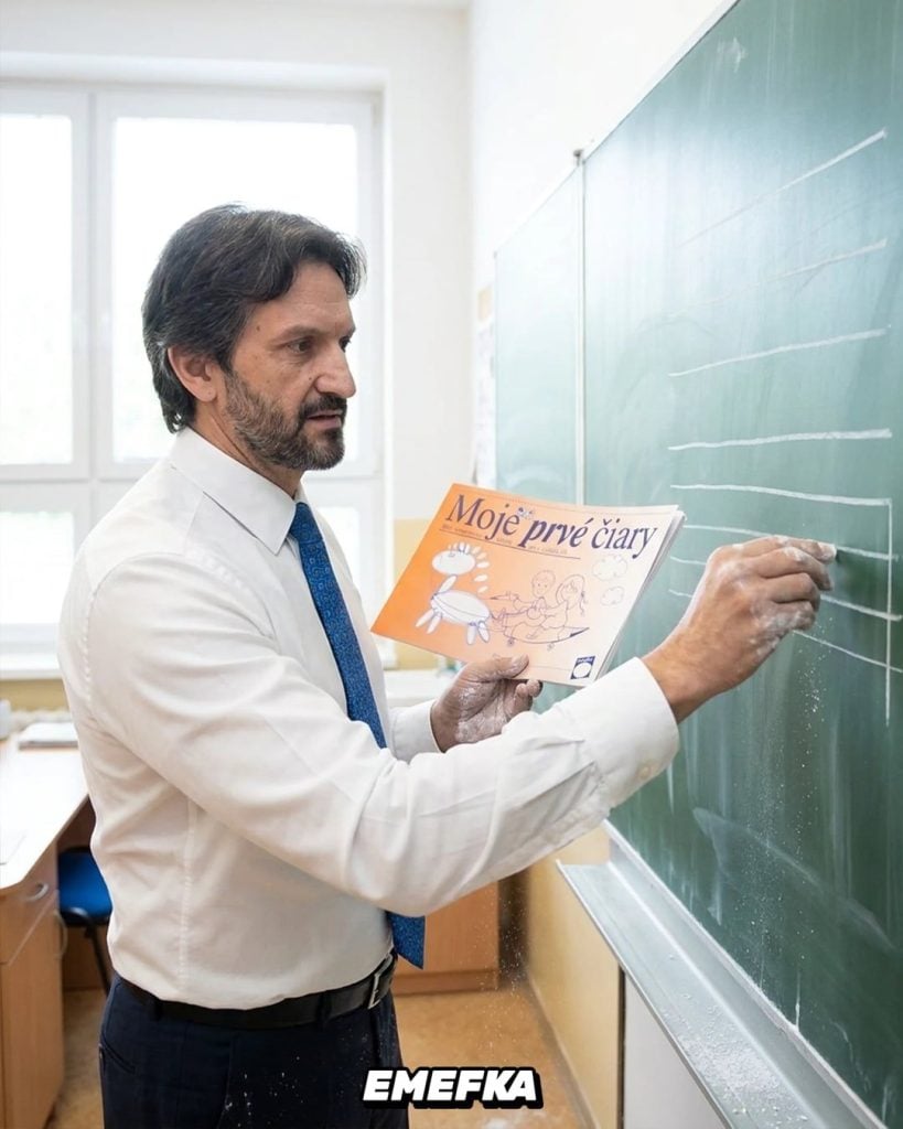 Začal sa nový školský rok, čoskoro sa skončia parlamentné prázdniny. Čo ak by ale tieto dve veci mali iný súvis a politici by boli učitelia?