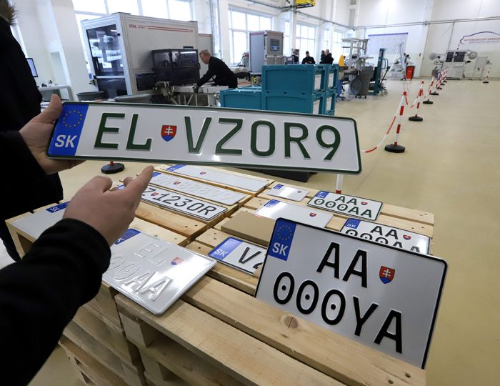 Až 3 500 eur pokuta a odobraté značky: Slovensko chystá bič na tisíce vodičov, ktorí zabudnú na novú povinnosť