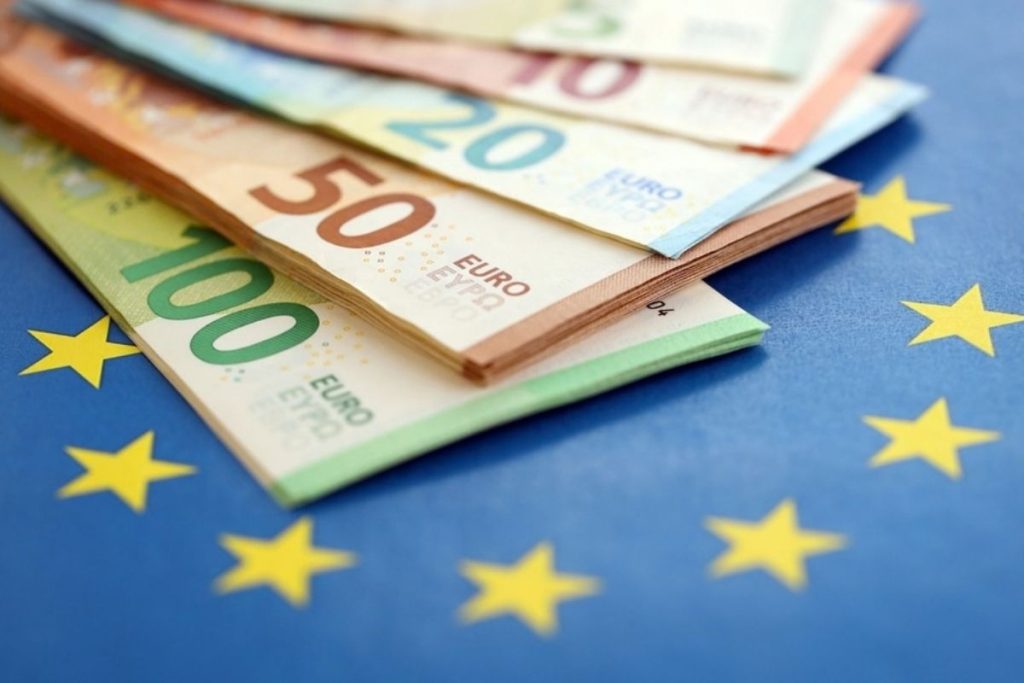 Veľká zmena pre platby v hotovosti: EÚ zavedie nový limit. Aké pravidlá platia na Slovensku?