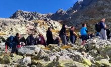 davy masy hordy turistov tatry chata pod rysmi