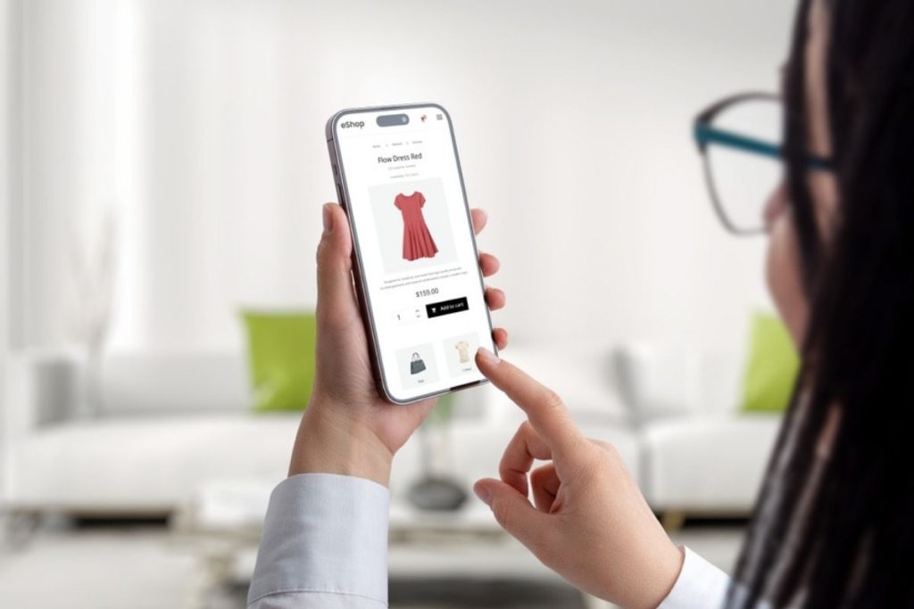 Objednávajú a čakajú na kuriéra: Tieto weby vyzerajú ako e-shopy, no nič ti nepošlú. Ľudia ich aj tak milujú