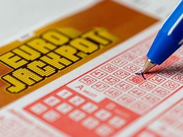 eurojackpot financie ľudia peniaze lotéria milióny čísla