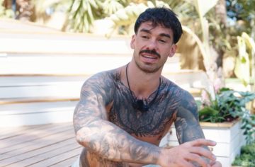 Nový bombshell pobúril celý Love Island. Urážal ženy a komentoval ich telá, diváci ho potom zniesli pod čiernu zem