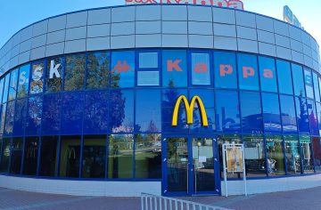 Najkrajší McDonald’s na Slovensku ukončil prevádzku. Rozlúčiť sa prišli hotové davy a my sme boli pri tom