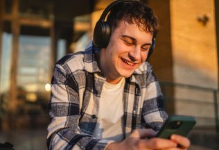 počúvanie hudby hudba jedlo stravovanie ludia psychológia rozhodovanie
