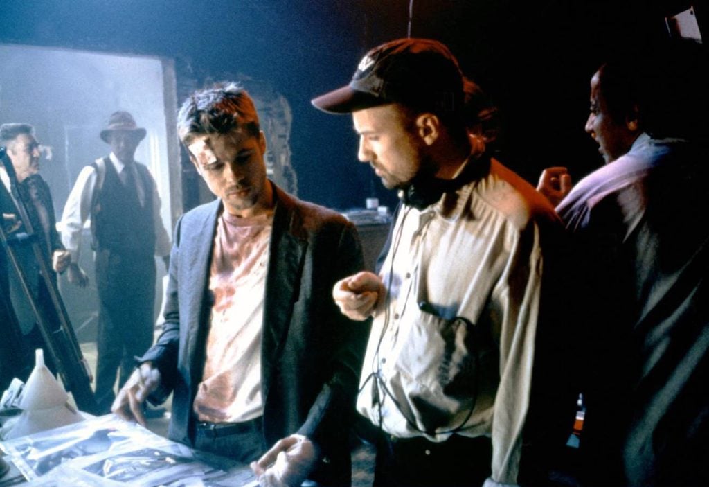 Brad Pitt sa vracia ako Cliff Booth. Tarantinov rozprávkový Hollywood sa mení na temný kriminálny svet