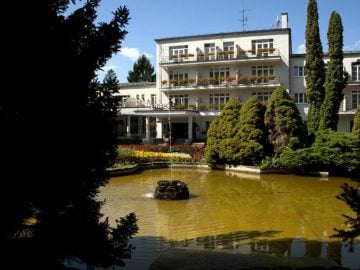 sliač kúpele palace slovensko relax peniaze výstavba obnova