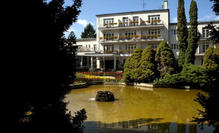 sliač kúpele palace slovensko relax peniaze výstavba obnova