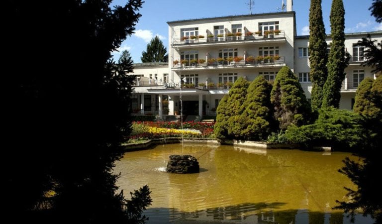 sliač kúpele palace slovensko relax peniaze výstavba obnova