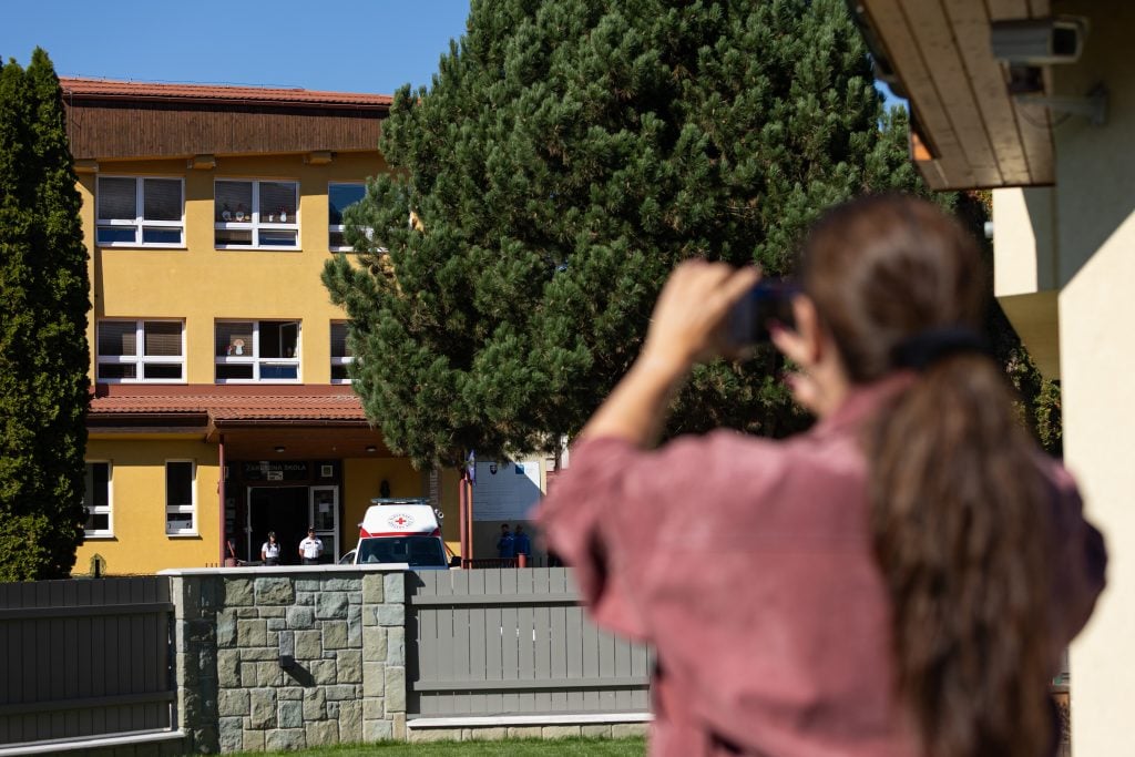 Tragédia v Staškove sa dočkala dôležitého vývoja. Okresná prokuratúra Čadca sa rozhodla pre krok, ktorý zmení budúcnosť maloletého páchateľa.