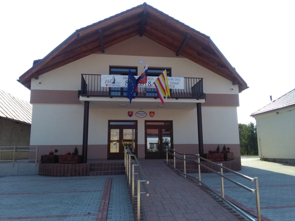 Šimon Ťavoda má len 18-rokov, no napriek nízkemu veku sa gymnazista stal obecným poslancom v obci Lieskovec.