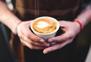 kofeín káva bezkofeínová štúdia experiment