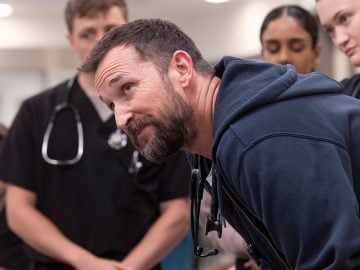 najsexi muž roka 2026 noah wyle pitt