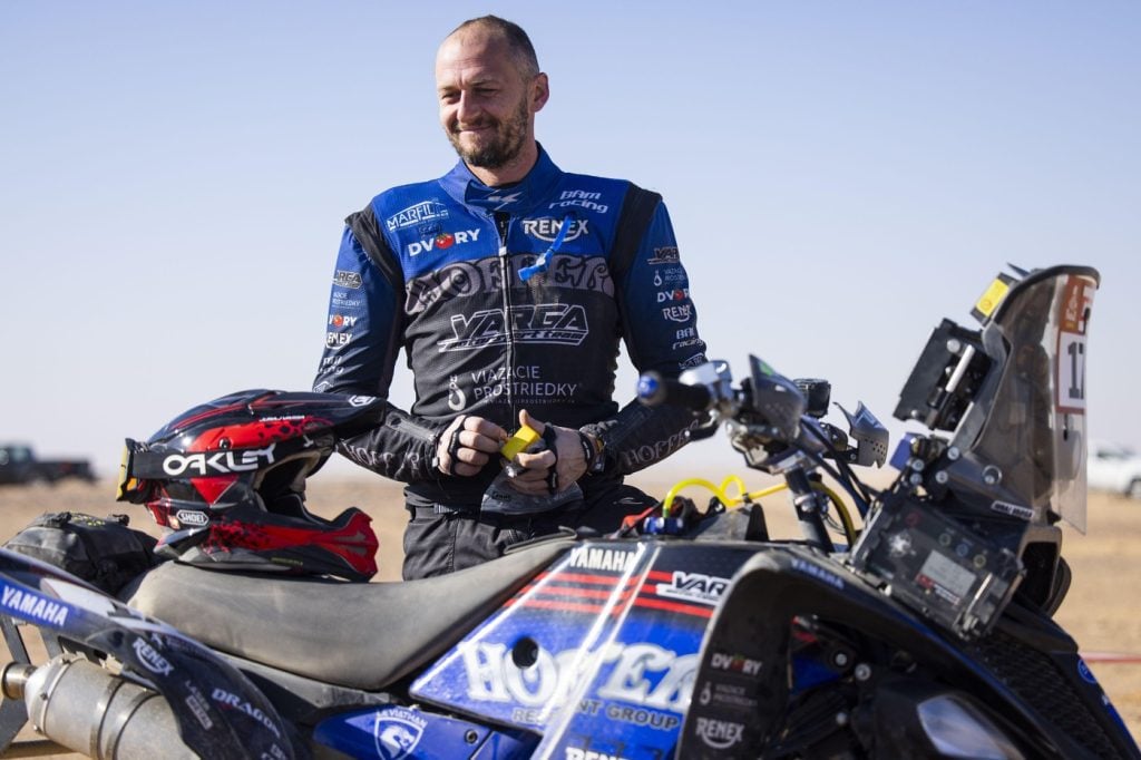 Slovenský pretekár Juraj Varga, známy z pretekov Dakar, dostal od štátu zákaz podnikať. Má veľké dlžoby na daniach.